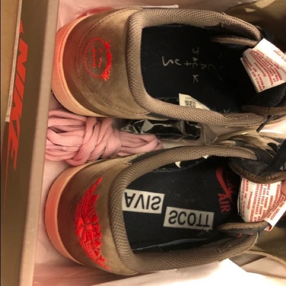 Travis Scott Jordan 1 Low - Picture 7 of 8